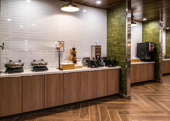Hotel Fairfield & By Marriott Worth Southwest At Cityview