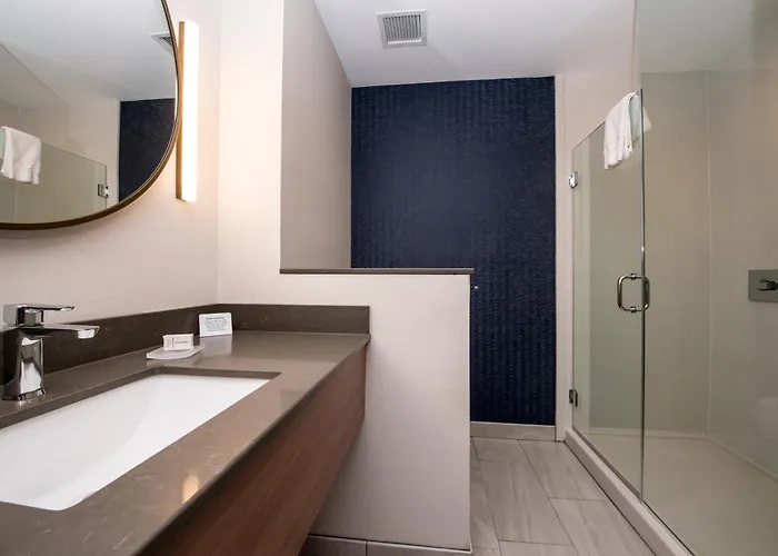 Fairfield & By Marriott Worth Southwest At Cityview Hotel