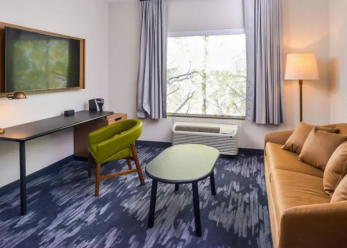 Fairfield & By Marriott Worth Southwest At Cityview 3*