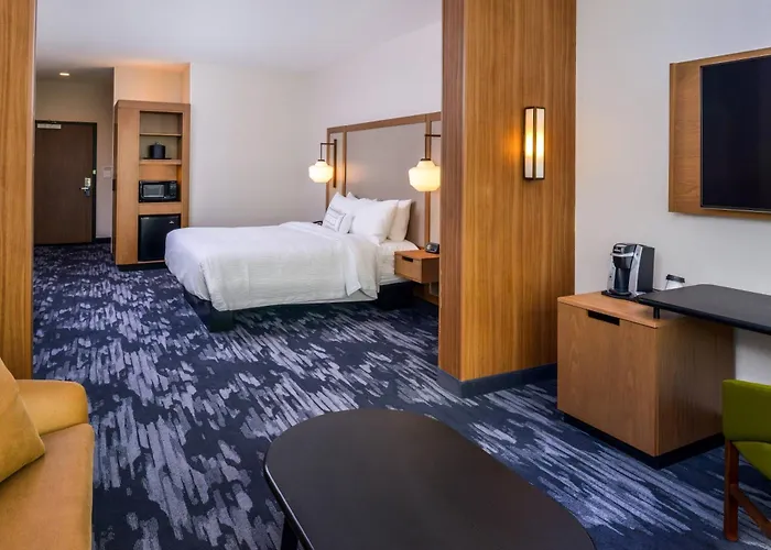 Hotel Fairfield & By Marriott Worth Southwest At Cityview 3*