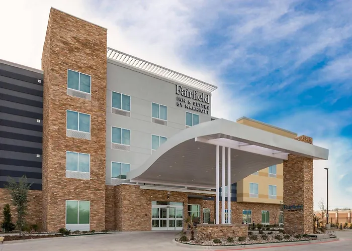 Fairfield & By Marriott Worth Southwest At Cityview Hotel