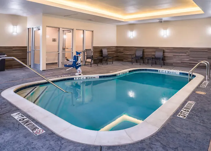 Hotel Fairfield & By Marriott Worth Southwest At Cityview