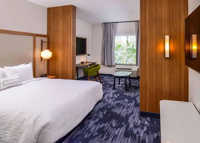 Hotel Fairfield & By Marriott Worth Southwest At Cityview 3*