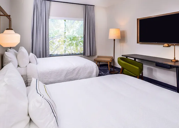 Fairfield & By Marriott Worth Southwest At Cityview 3*
