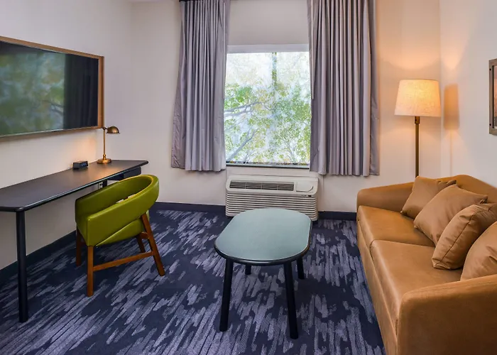 Hotel Fairfield & By Marriott Worth Southwest At Cityview 3*