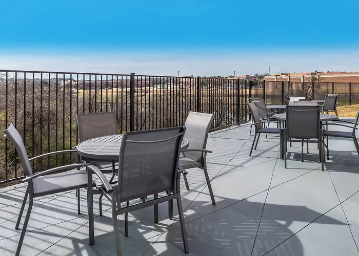 Fairfield & By Marriott Worth Southwest At Cityview
