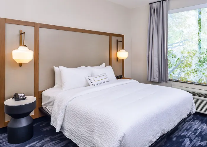 Fairfield & By Marriott Worth Southwest At Cityview